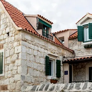 Apartman Tomadi